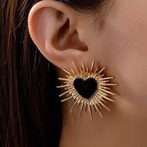 NEW Black & Gold Heartburst Earrings 🖤